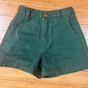 Beaton Linen utility shorts size 6 green